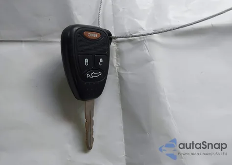 2006 Chrysler 300C из США, поврежденный, VIN 2C3LA63H56H170801